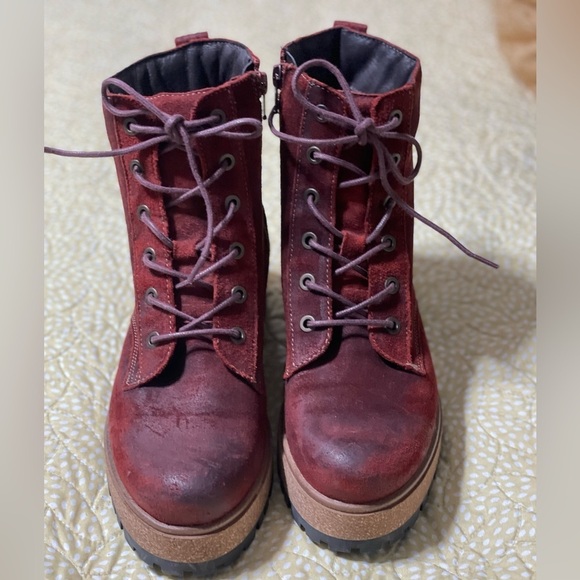 Taos Footwear Shoes - EUC Taos- Main Street Boot-Garnet size 7 - 7 1/2